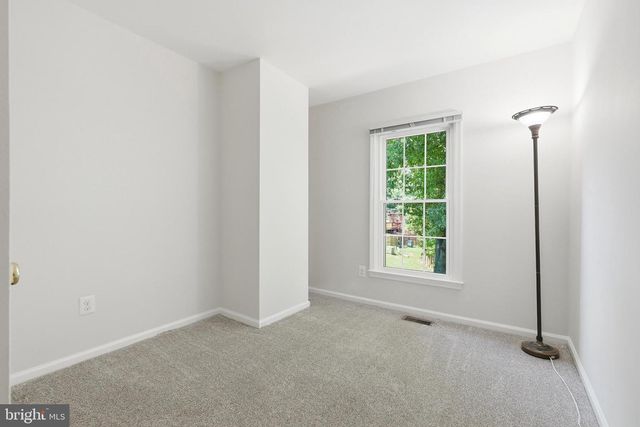 7691 NORTHERN OAKS CT, Springfield, VA 22153