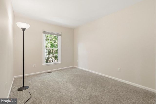 7691 NORTHERN OAKS CT, Springfield, VA 22153