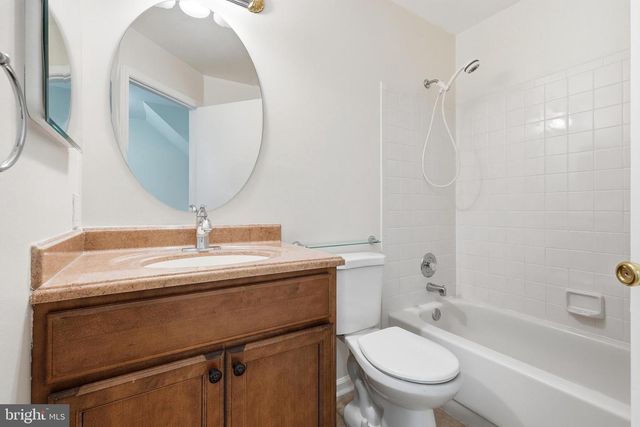 7691 NORTHERN OAKS CT, Springfield, VA 22153