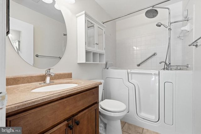 7691 NORTHERN OAKS CT, Springfield, VA 22153