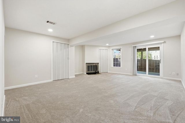 7691 NORTHERN OAKS CT, Springfield, VA 22153