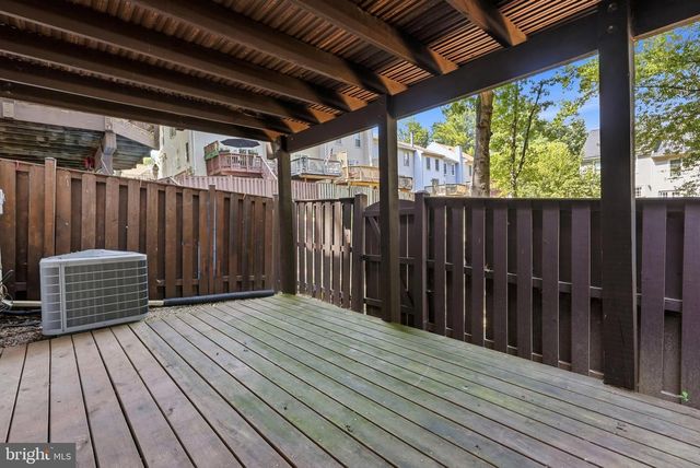 7691 NORTHERN OAKS CT, Springfield, VA 22153