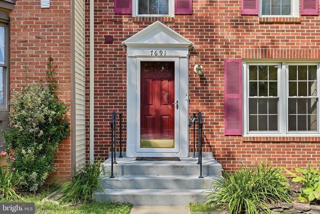 7691 NORTHERN OAKS CT, Springfield, VA 22153