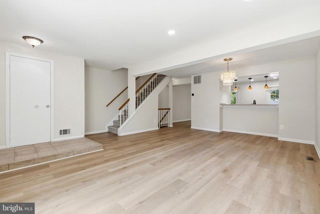 7691 NORTHERN OAKS CT, Springfield, VA 22153