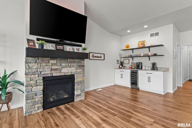 6409 McIntosh Court, Springfield, IL 62711