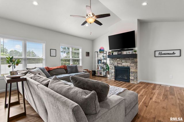 6409 McIntosh Court, Springfield, IL 62711