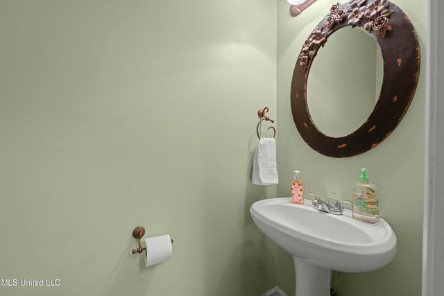 9861 Alexanders Ridge Drive, Olive Branch, MS 38654