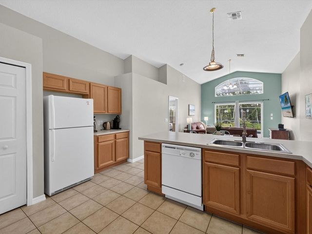 554 PALOMA DRIVE, Davenport, FL 33837