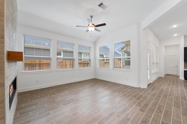 11902 Salty Bend Drive, Mont Belvieu, TX 77523