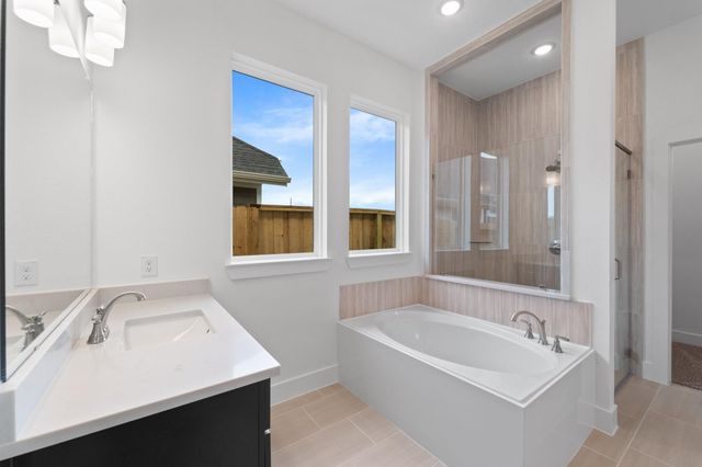 11902 Salty Bend Drive, Mont Belvieu, TX 77523