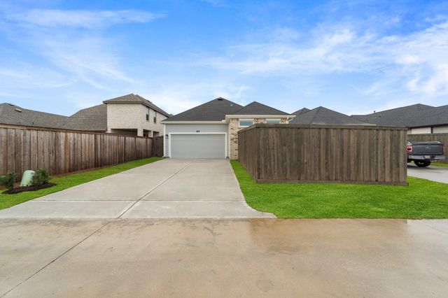 11902 Salty Bend Drive, Mont Belvieu, TX 77523