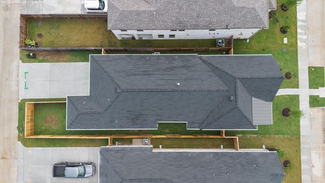 11902 Salty Bend Drive, Mont Belvieu, TX 77523