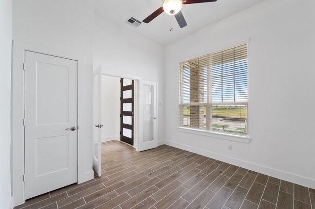 11902 Salty Bend Drive, Mont Belvieu, TX 77523