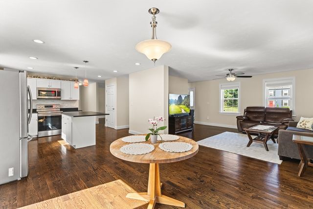 15 Carlton St, Raynham, MA 02767