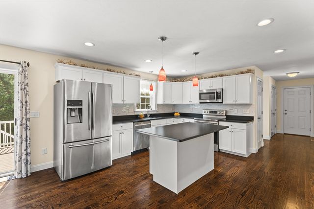 15 Carlton St, Raynham, MA 02767