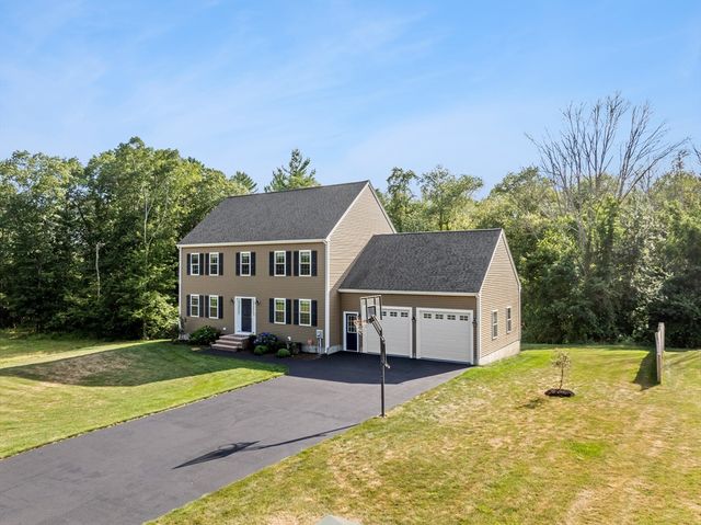 15 Carlton St, Raynham, MA 02767