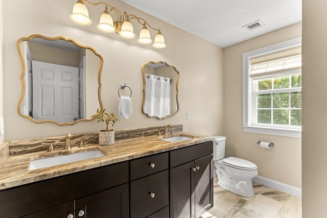 15 Carlton St, Raynham, MA 02767