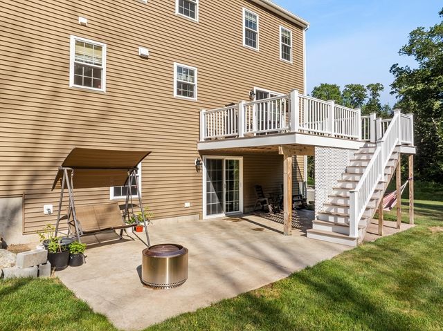 15 Carlton St, Raynham, MA 02767