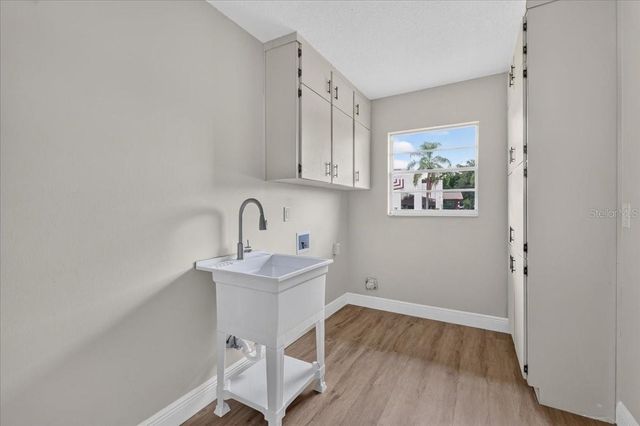 1201 WILD FEATHER LANE, Sun City Center, FL 33573