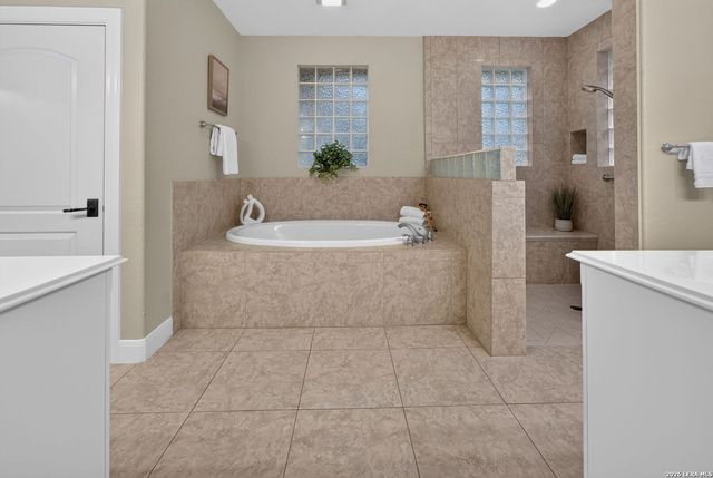22025 PASEO CORTO DR, San Antonio, TX 78266