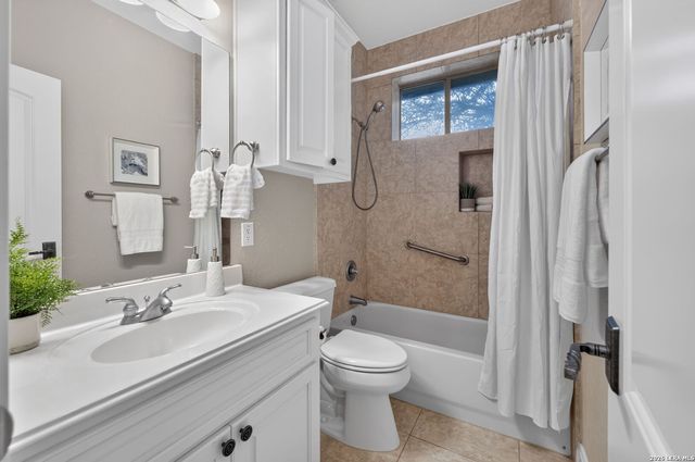 22025 PASEO CORTO DR, San Antonio, TX 78266