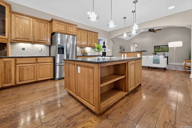 22025 PASEO CORTO DR, San Antonio, TX 78266