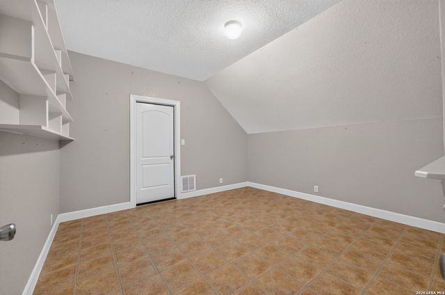 22025 PASEO CORTO DR, San Antonio, TX 78266