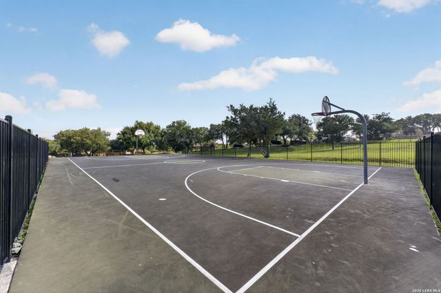 22025 PASEO CORTO DR, San Antonio, TX 78266