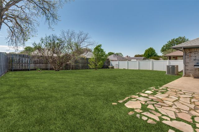 7504 Sean Drive, North Richland Hills, TX 76182