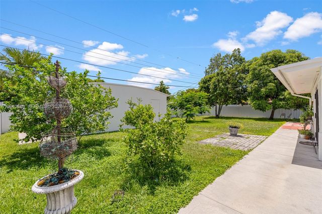 7701 W 16th Ct, Hialeah, FL 33014