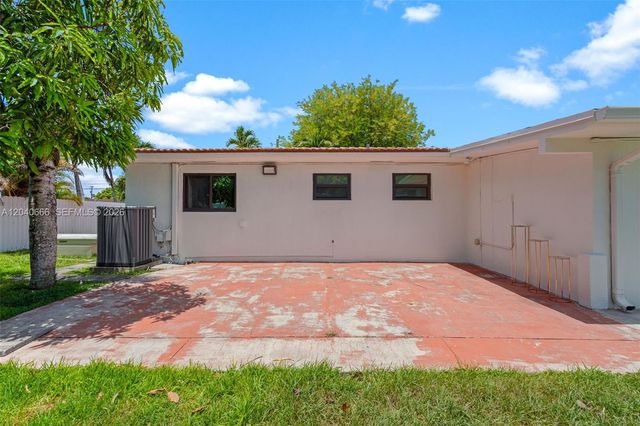 7701 W 16th Ct, Hialeah, FL 33014