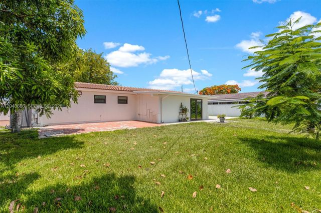 7701 W 16th Ct, Hialeah, FL 33014