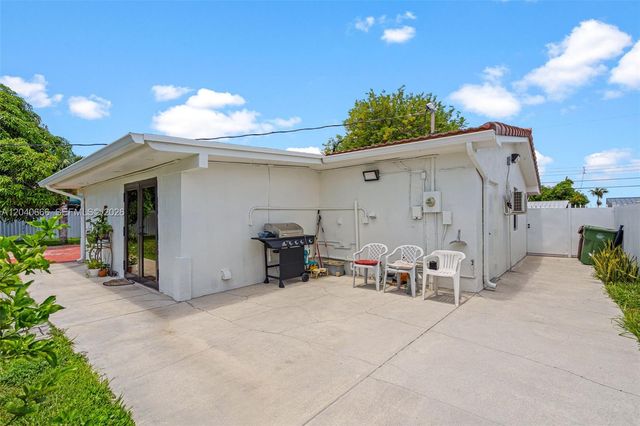 7701 W 16th Ct, Hialeah, FL 33014