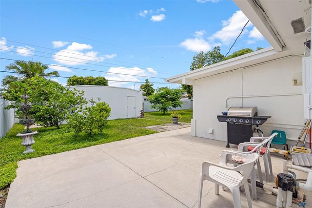 7701 W 16th Ct, Hialeah, FL 33014