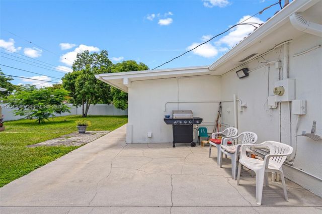 7701 W 16th Ct, Hialeah, FL 33014