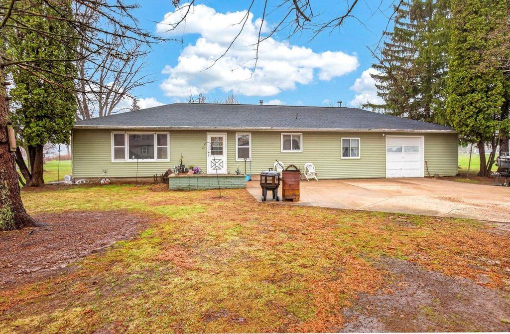 N5121 36TH DRIVE, Fremont, WI 54940
