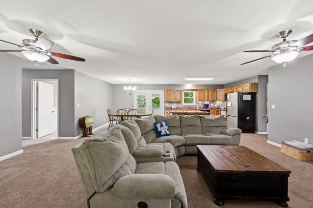 101 Gene White Lane, Morehead, KY 40351