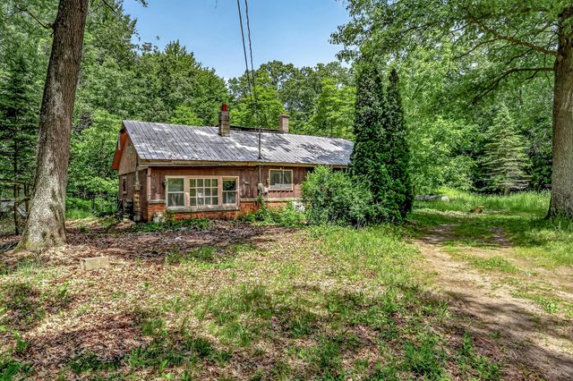 4270 Duck Lake Road, Whitehall, MI 49461