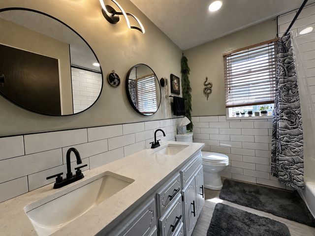 2734 Ulysses Street NE, Minneapolis, MN 55418