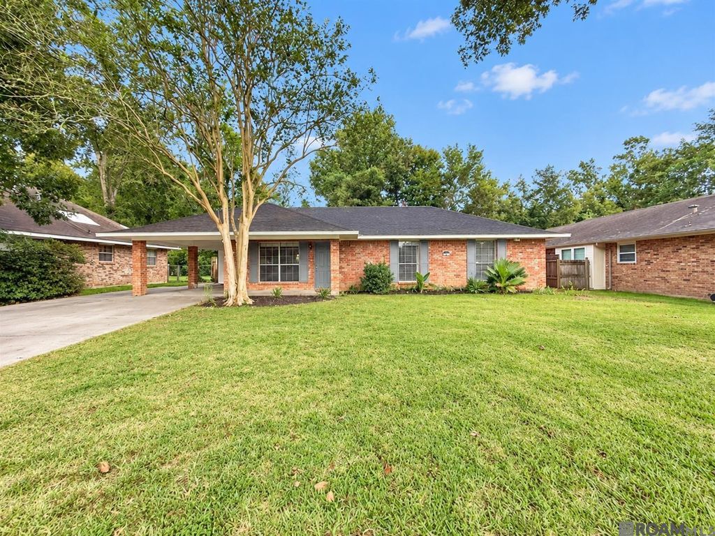 1218 Briarrose Dr, Baton Rouge, LA 70810
