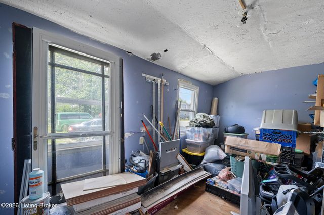 3704 Taylor Blvd, Louisville, KY 40215