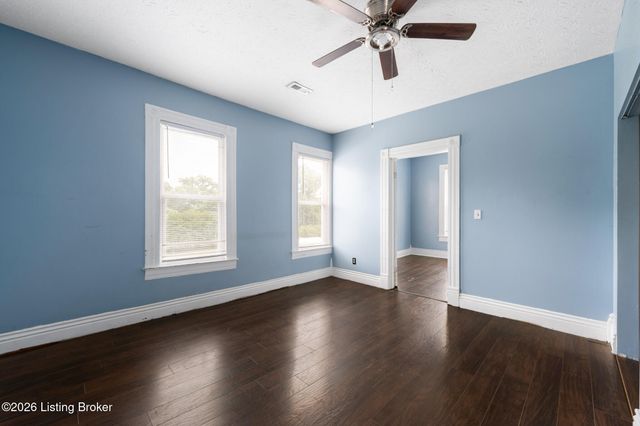 3704 Taylor Blvd, Louisville, KY 40215