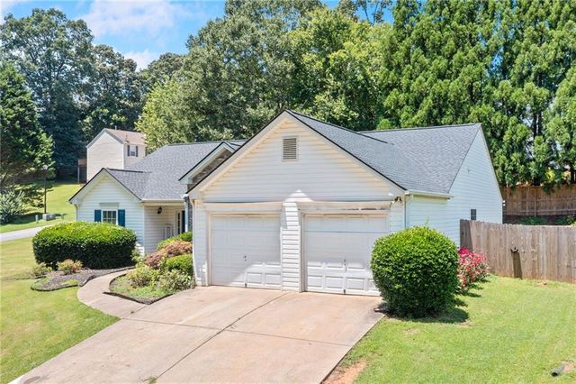 8460 River Hill Commons Drive, Ball Ground, GA 30107