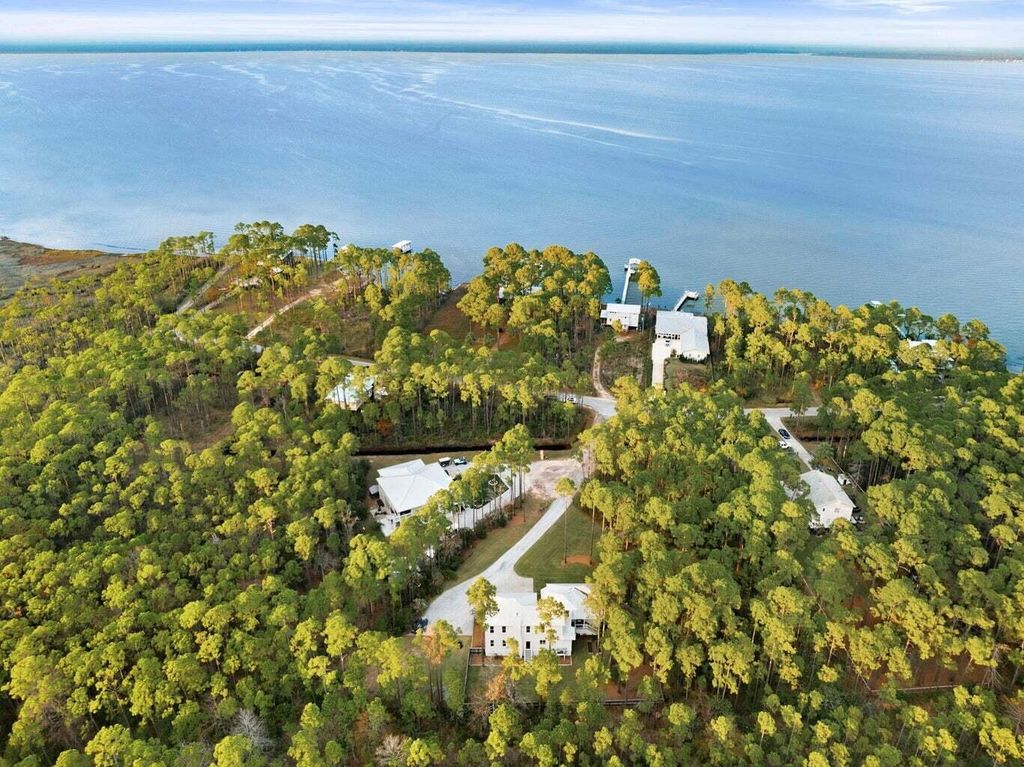 Image 39 of property listing at 39 Deal Court, Santa Rosa Beach, FL 32459