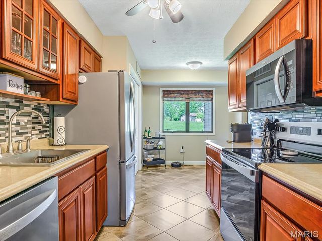 336 E Lake Drive, Edwardsville, IL 62025