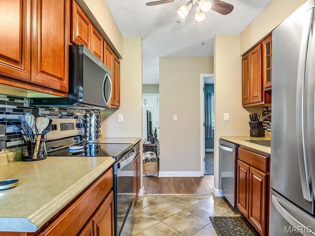 336 E Lake Drive, Edwardsville, IL 62025