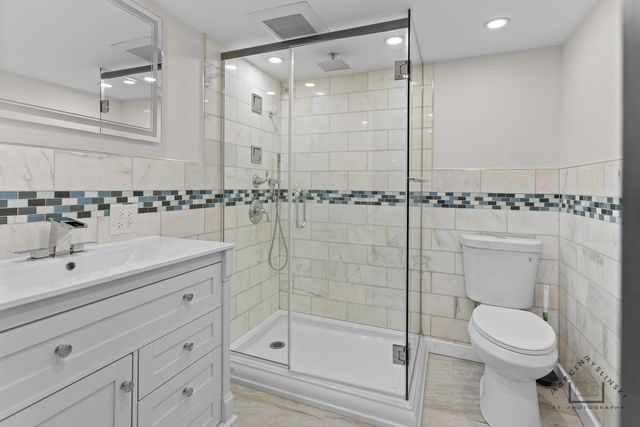 2601 N 74th Avenue N, Elmwood Park, IL 60707