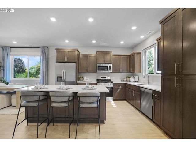 33362 Sw Rokin Way, Scappoose, OR 97056