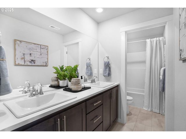 33362 Sw Rokin Way, Scappoose, OR 97056