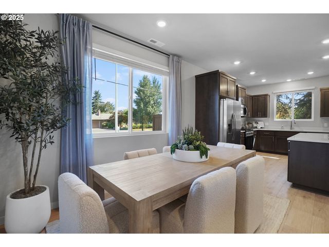 33362 Sw Rokin Way, Scappoose, OR 97056